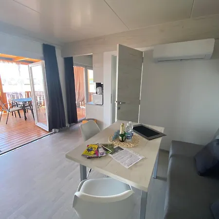 Mobile Lara Holiday home Drage